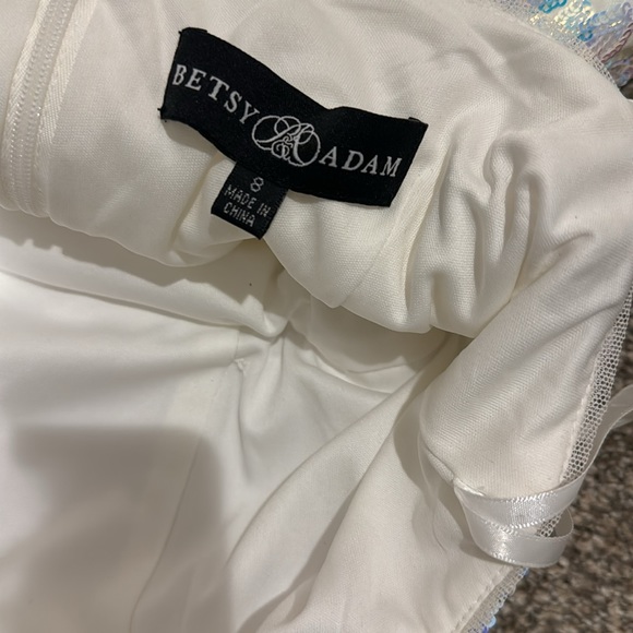 Formal dress - Picture 7 of 7